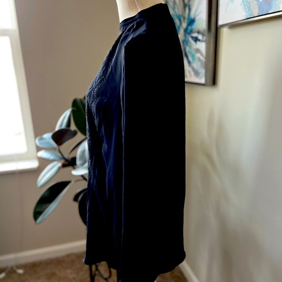 Vera Wang Button Down Blouse With Lace Detail - Picture 4 of 5